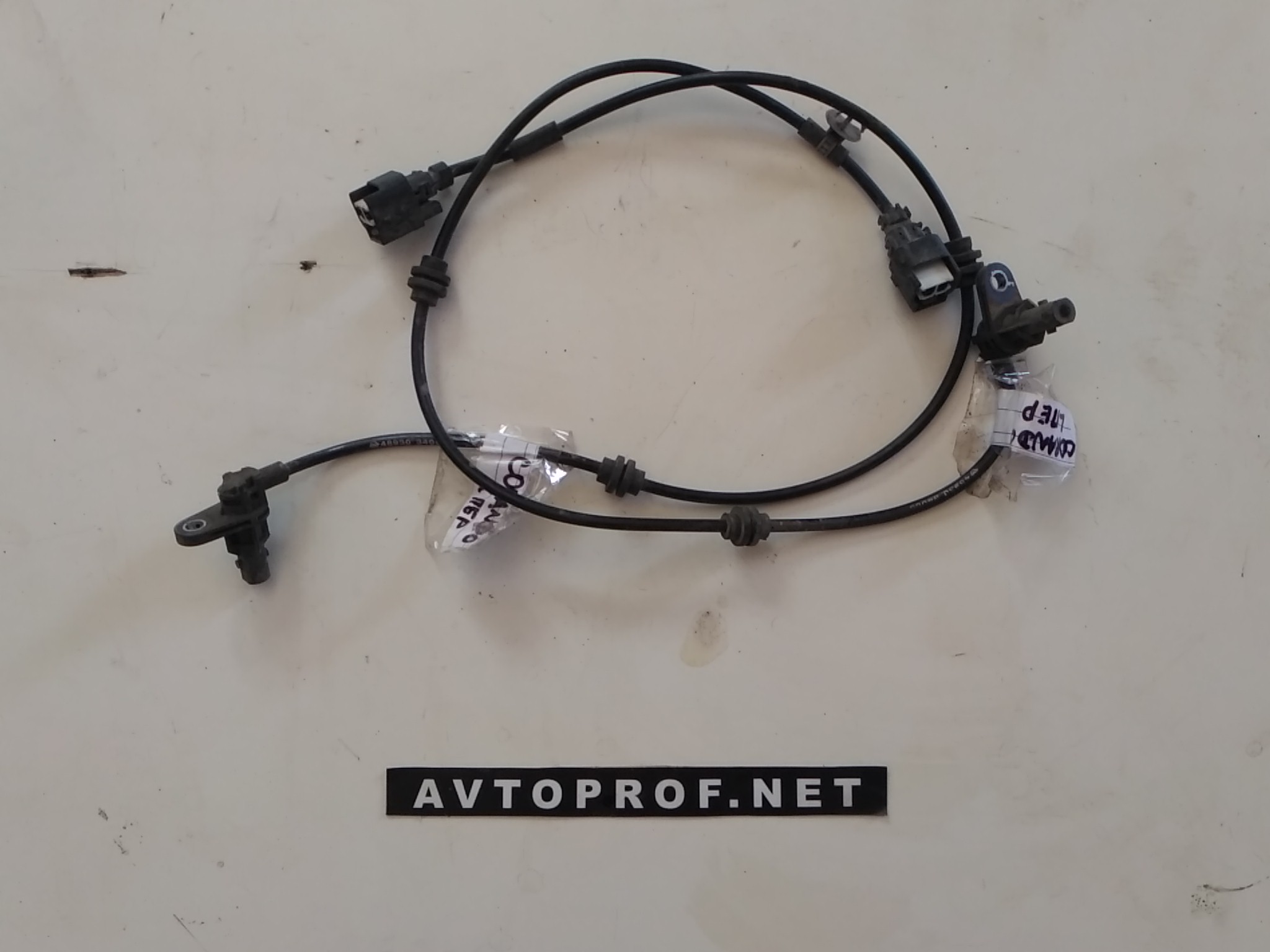 Датчик abs ssangyong. Датчик abs ssangyong. 4892008100 датчик абс передний. Датчик абс санг енг рекстон 2. Абс датчик передний 4143209002.